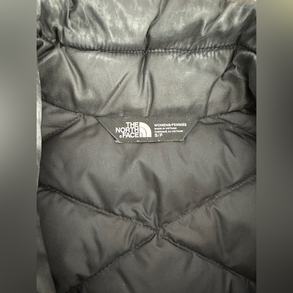 The North Face 550 Puffer Vest. Size Small. - Picture 4 of 4